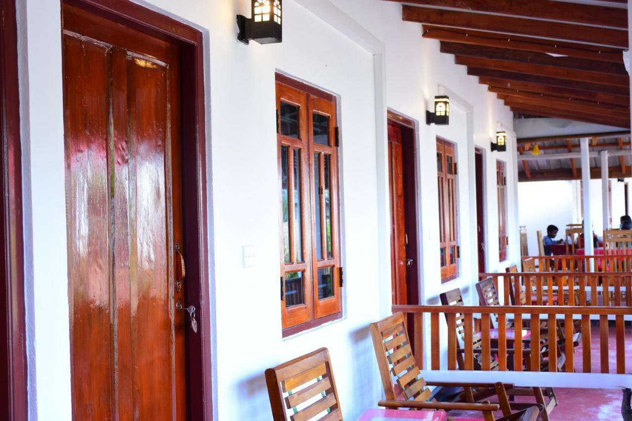 Trinco Star Cabana Trincomalee Eksteriør billede